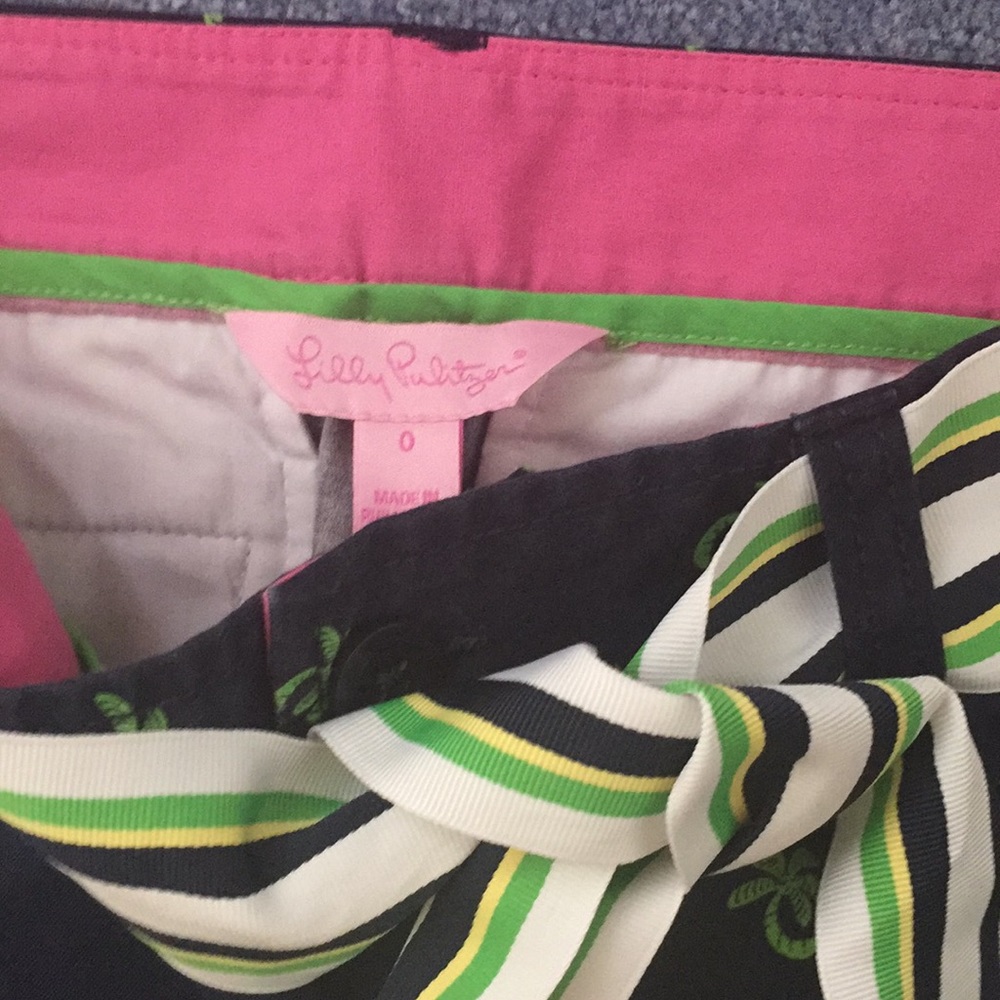 ⭐️Lilly Pulitzer palm tree capris 🌴 - Picture 3 of 5
